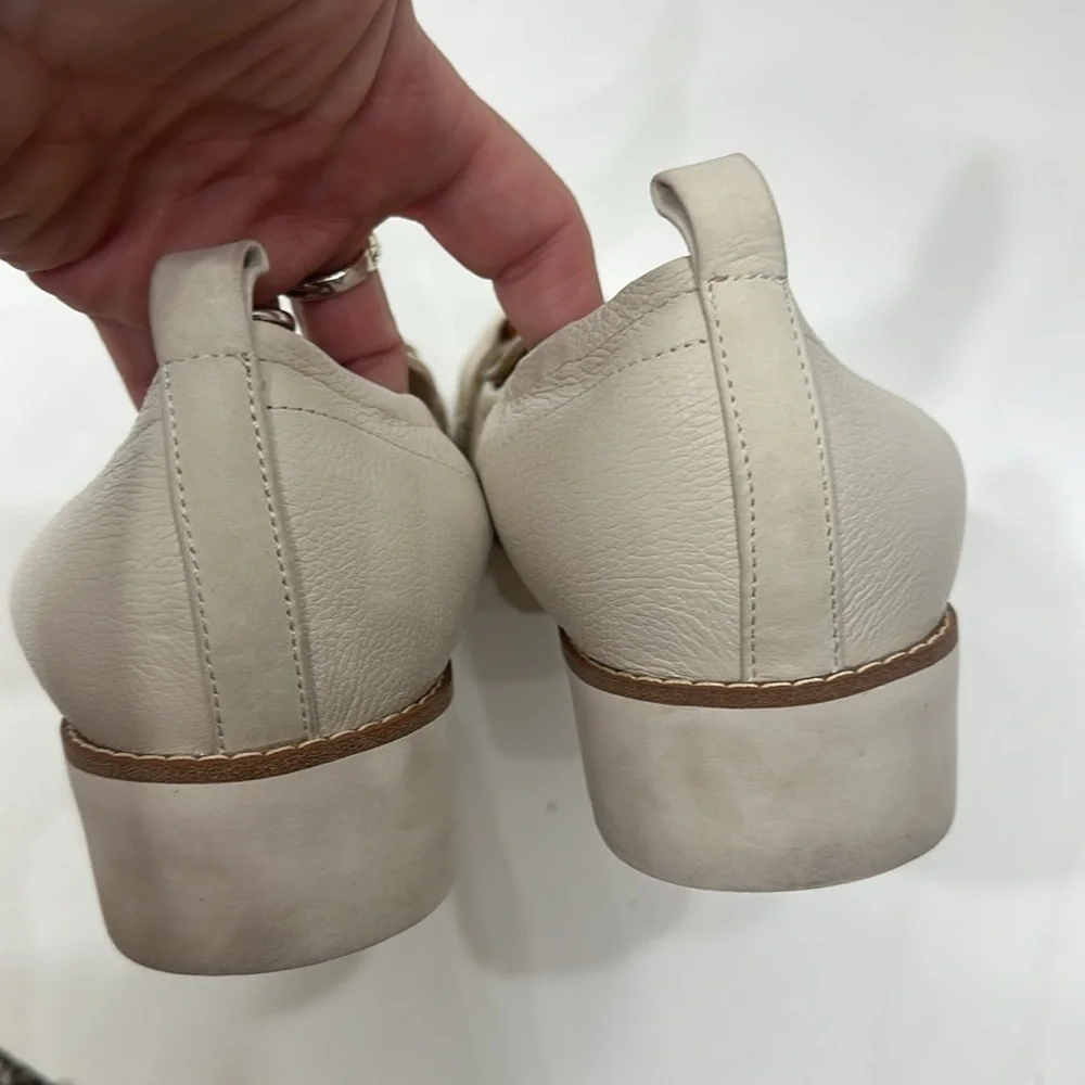 Vionic Cynthia cream color Slip on loafers size 9.5
